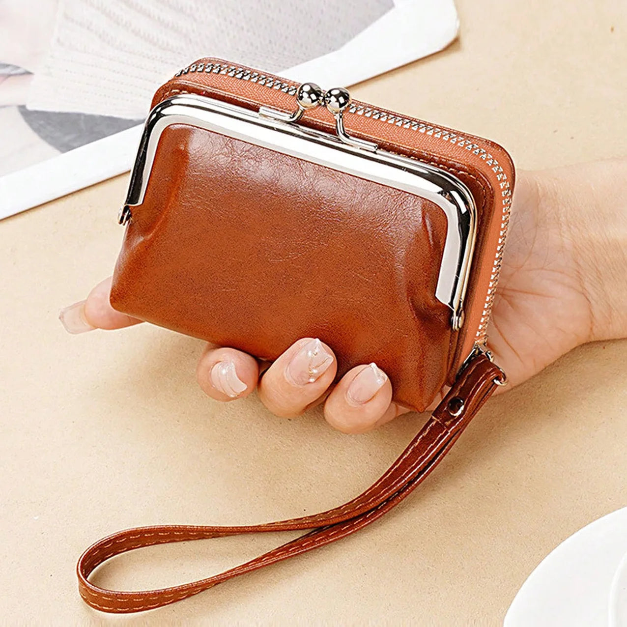 Women's Wallets Vintage Style Coin Purses Large Capacity Card Holder Wrist Strap Short Small Change Storage Bag Women Wallet