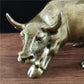 Bronze Bull Statue Ornament Wall Street Cattle Sculpture Statue Charging Stock Market Resin Mascot Home Office Decoration Gifts