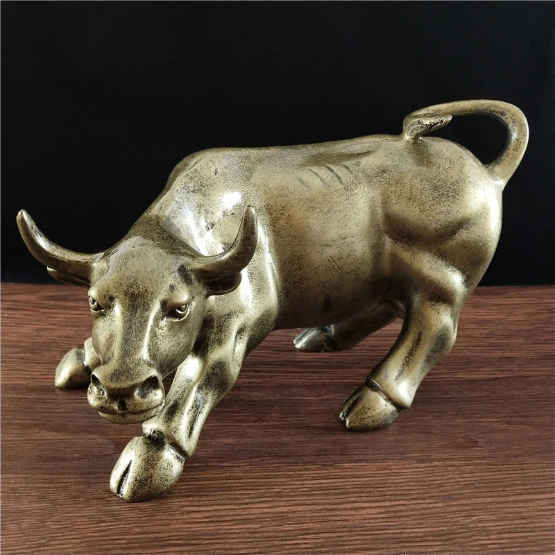 Bronze Bull Statue Ornament Wall Street Cattle Sculpture Statue Charging Stock Market Resin Mascot Home Office Decoration Gifts