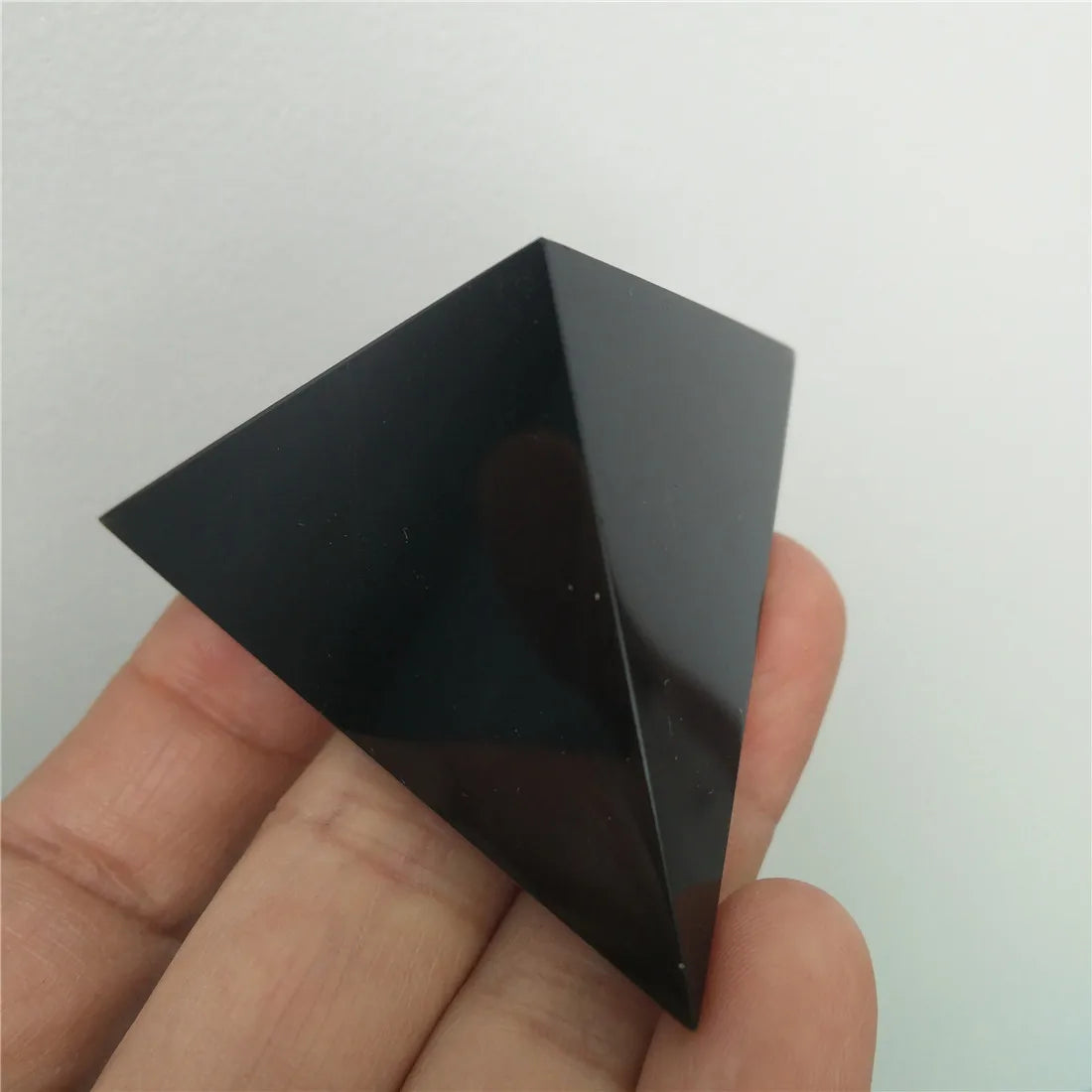 Black Obsidian Tetrahedron Pyramid Stone Stones Crystals Pyramide Wicca Cristal Islande Pierre Naturelle Cristaux Healing Home