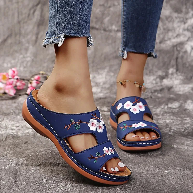 Women Slippers Embroider Flowers Leather Woman Sandals 2024 Outdoor Light Casual Wedges Slippers Slip on Summer Shoes for Women