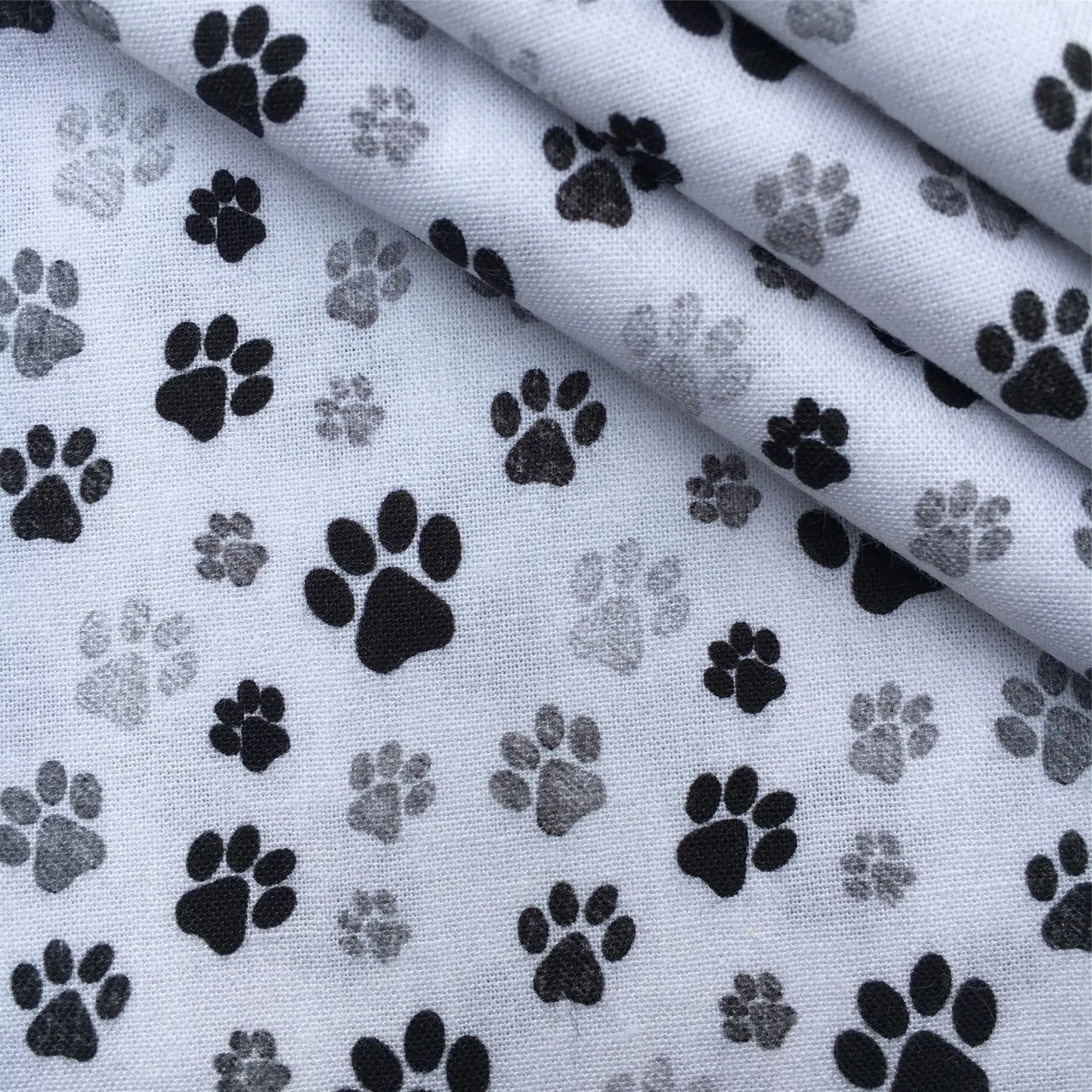 50*145cm Footprint Dog Paw Polyester 100% Cotton Fabric for Tissue Sewing Quilting Fabric Needlework Material DIY Handmade Craft