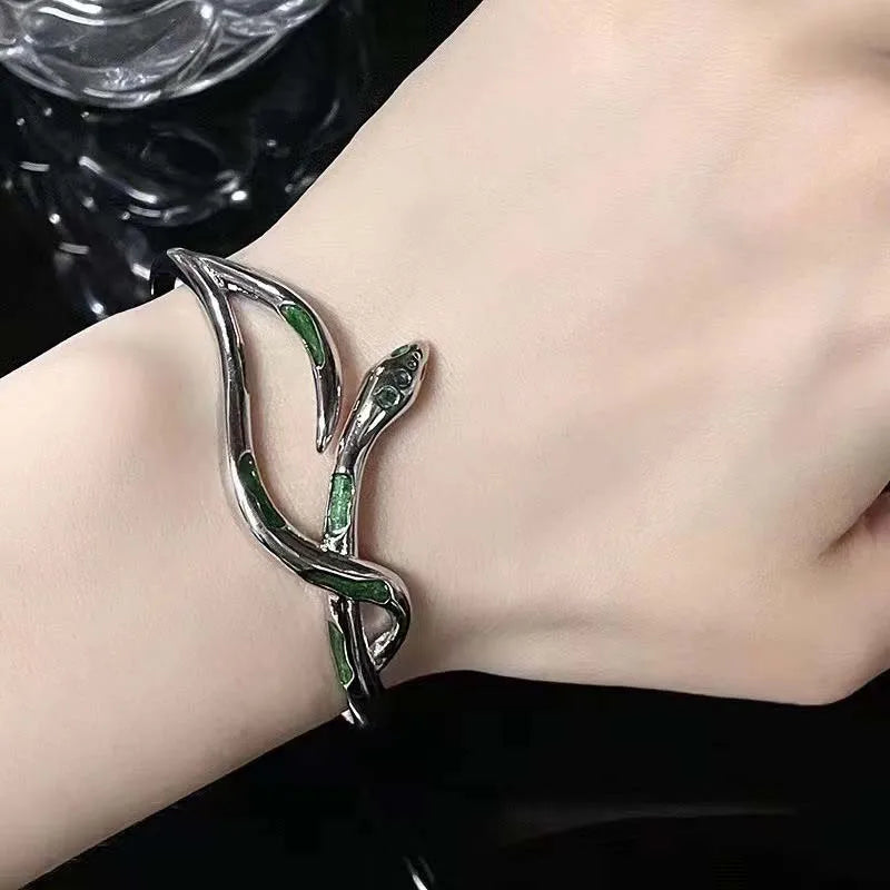 2025 New Fashion Green Snake Bracelet For Women Trendy Unique Design Animal Adjustable Bracelet Wedding Jewelry Birthday Gifts