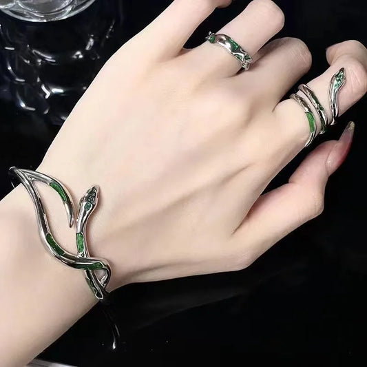 2025 New Fashion Green Snake Bracelet For Women Trendy Unique Design Animal Adjustable Bracelet Wedding Jewelry Birthday Gifts